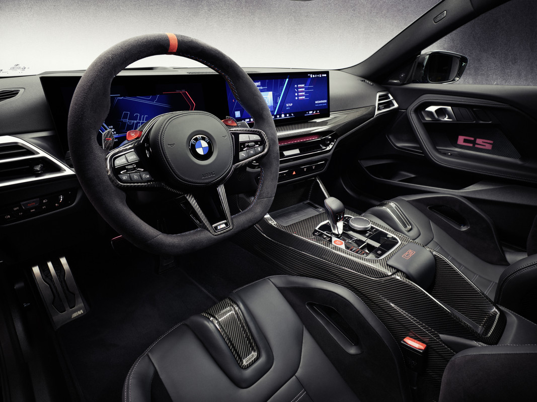 P90600918_highRes_the-new-bmw-m2-cs