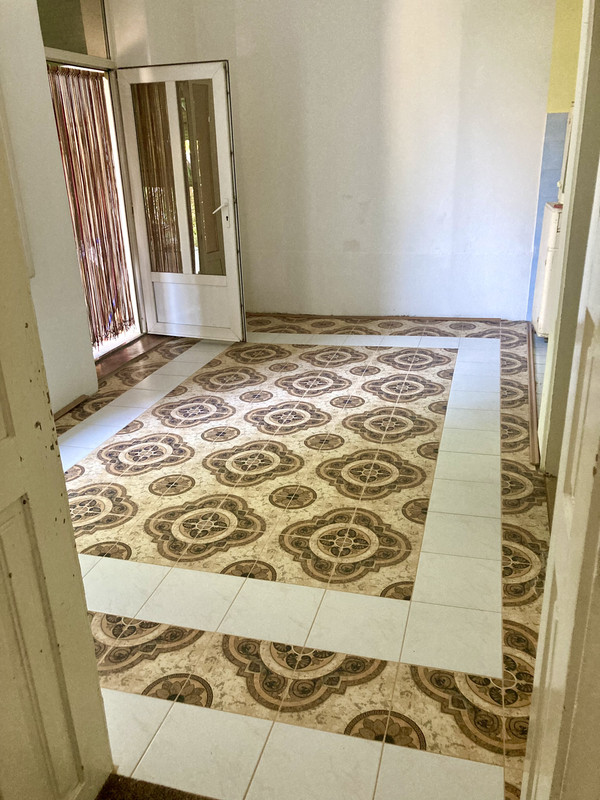 1E1561A4-5825-4E72-B61A-96D0A73454DD