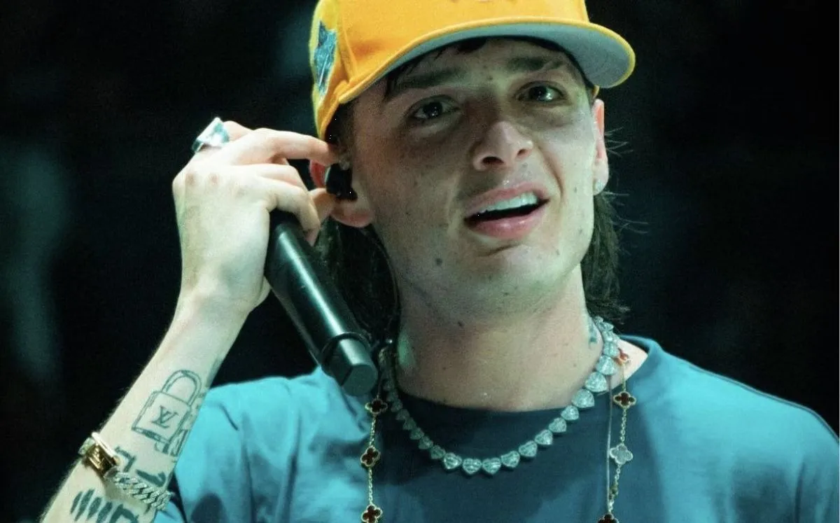 Peso Pluma confiesa que no le gusta su voz y acepta que canta feo