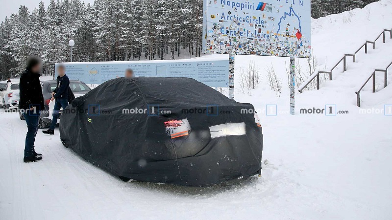 Futura W206 em testes na Europa  2022-mercedes-c-class-sedan-spy-photo-2