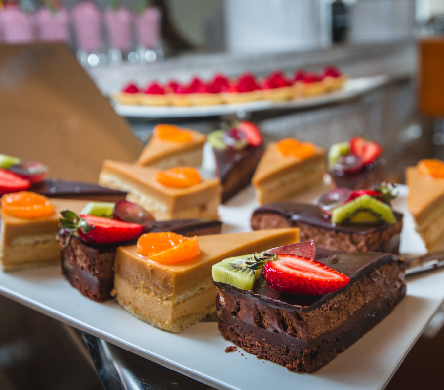 What Makes Peshawar Cakes on GiftShopPK a Delicious Choice