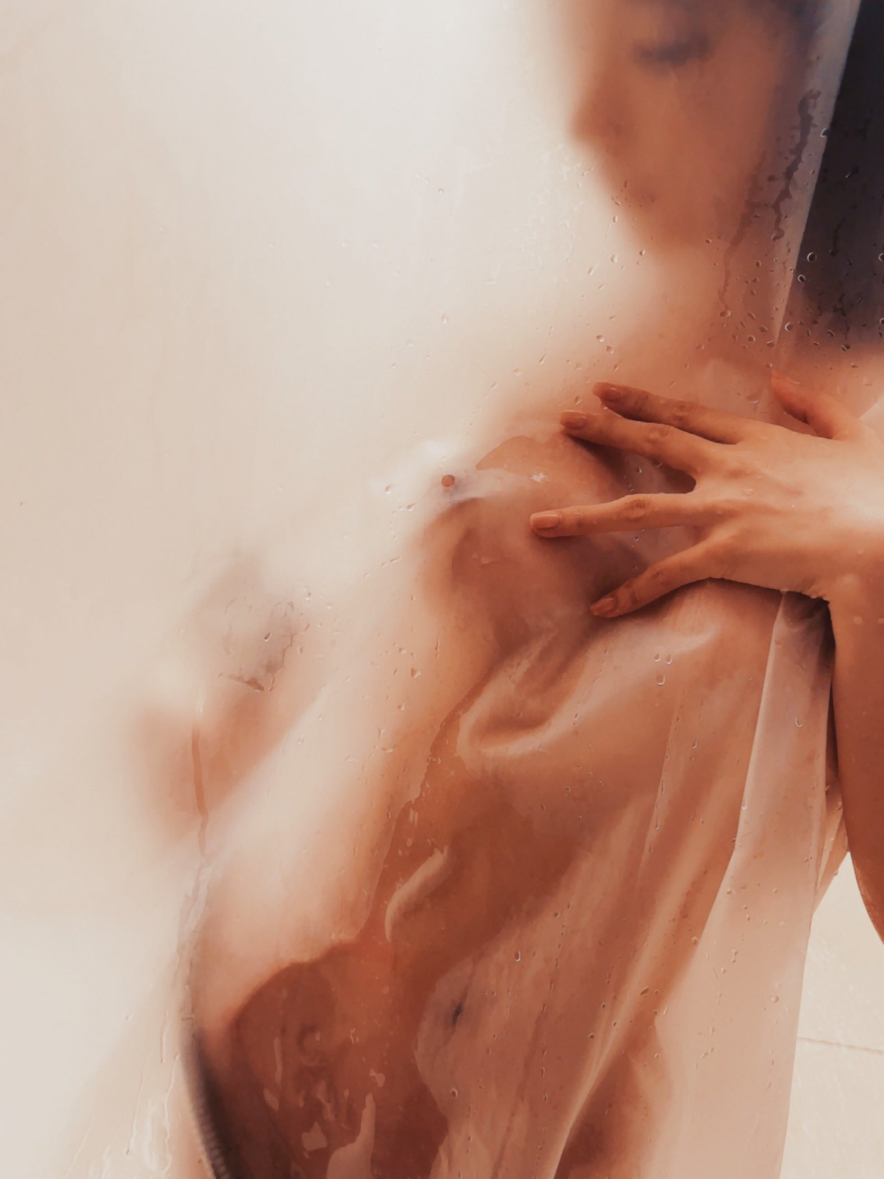 蠢沫沫王动作品集，蝴蝶结与长发的冷峻美学，104P+1视频插图6