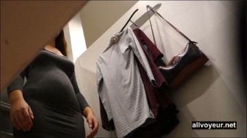 [Image: Voyeur26635105442.jpg]