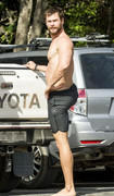 Chris-Hemsworth-superficial-guys-46