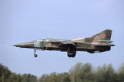 559 APIB Mig-23UB 95 Blue_9903317_[Finsterwalde 8.92]