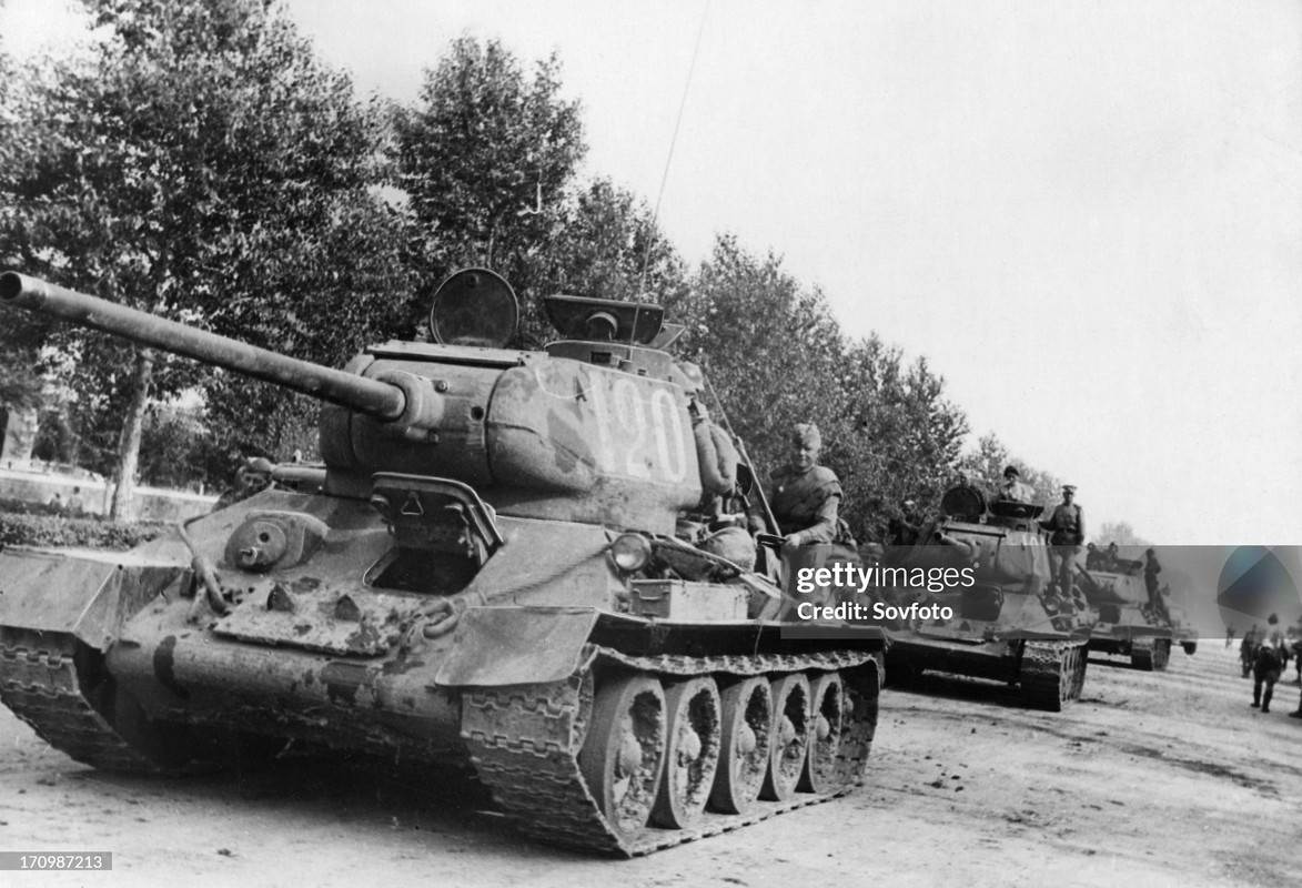 Operation august storm (battle of manchuria), soviet tanks of the second far-eastern front in manchu