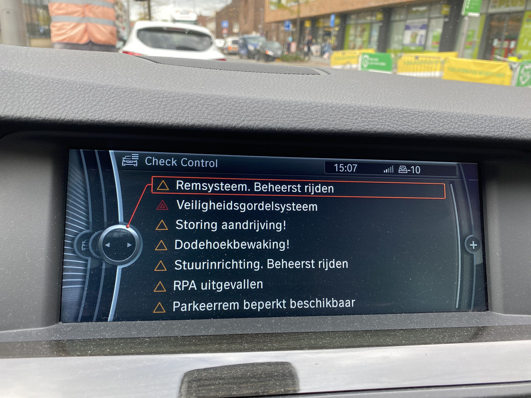 33578310-0CBF-41B4-A63B-B9BC3997D3E0