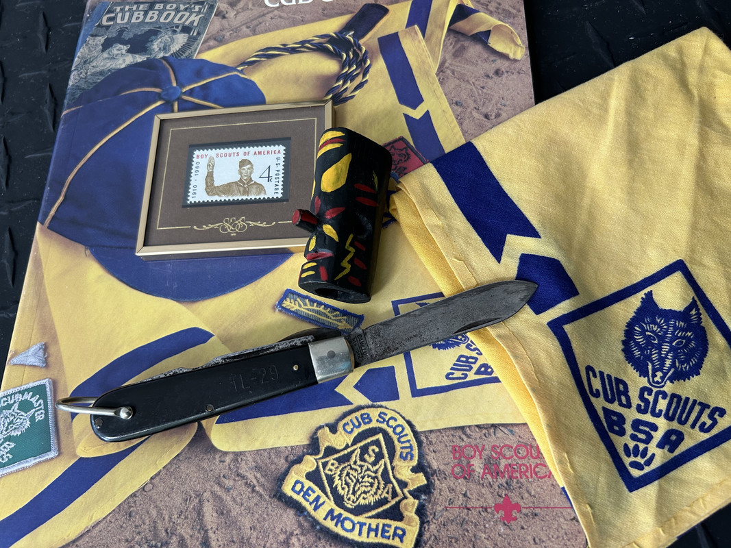 Camillus_TL-29_&_Neckerchief_Slide.jpg