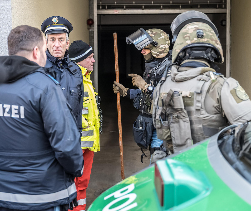 61FD7517-A414-4B9F-8F36-D4EC6363CB49