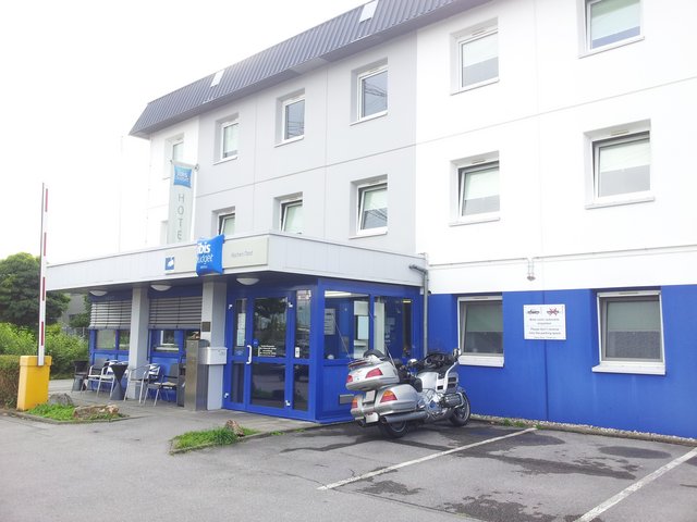 D-a-23-Hotel.jpg