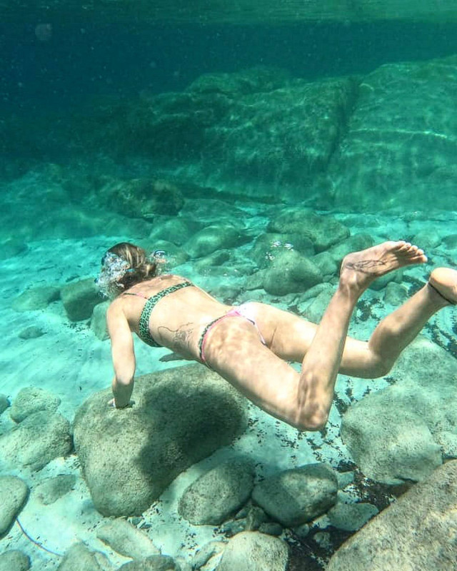 Federica-Pellegrini-Feet-7326500