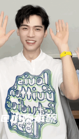 eba42f19ly1hg9f9m1bggg207g0d44qp.gif