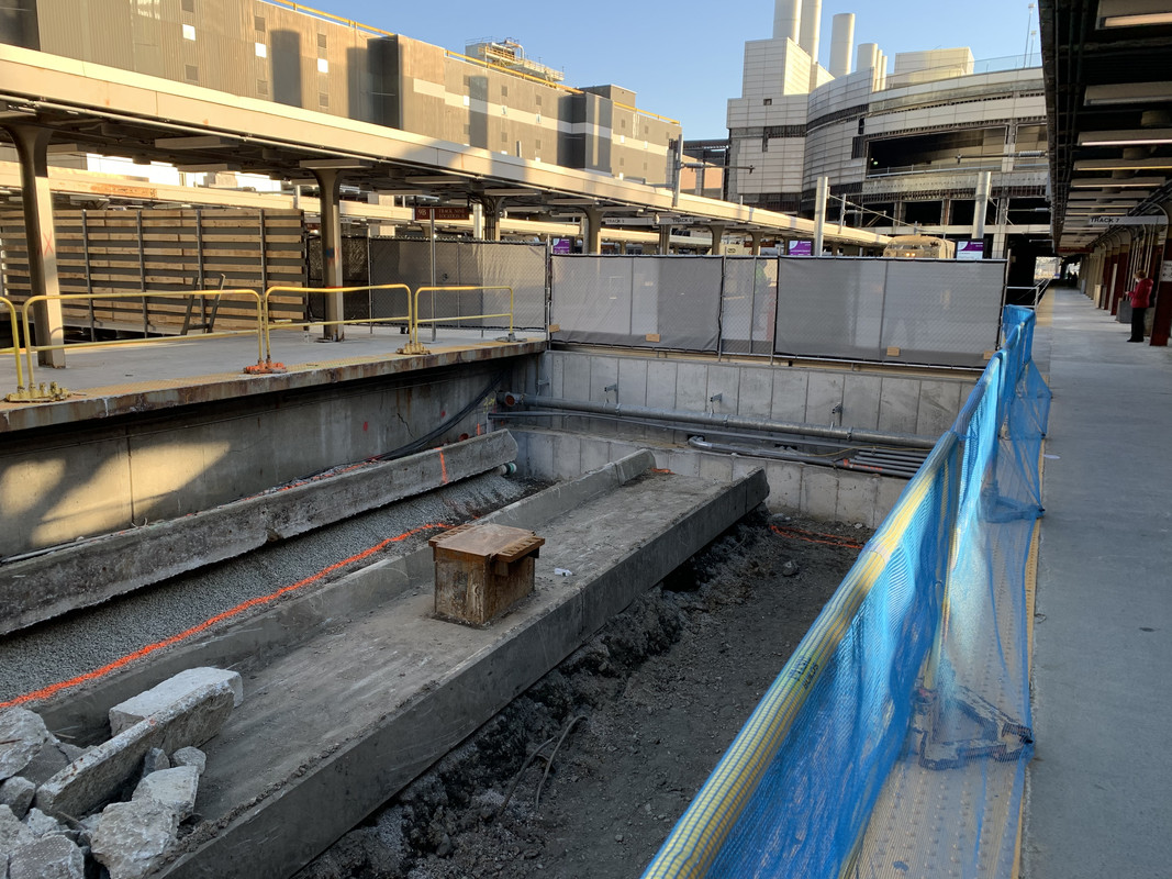 8F089EF0-4CF1-464B-8914-E0223000EA0B