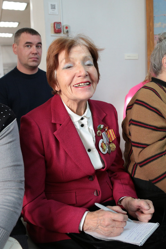 Н.И. Зятькова во время заседания клуба