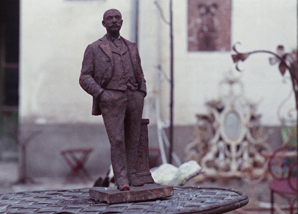 vlcsnap-2025-01-12-19h32m00s501