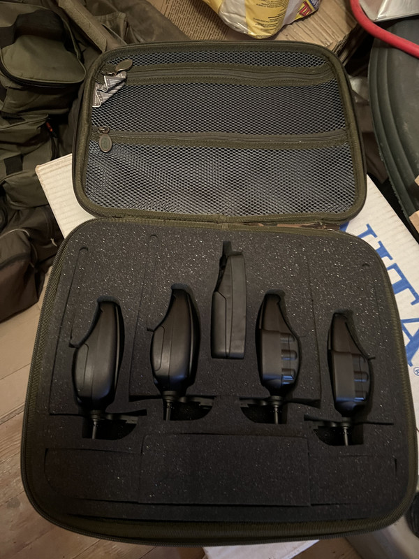 4C480F17-7DE5-4FCA-9CCD-197EB810E1C7