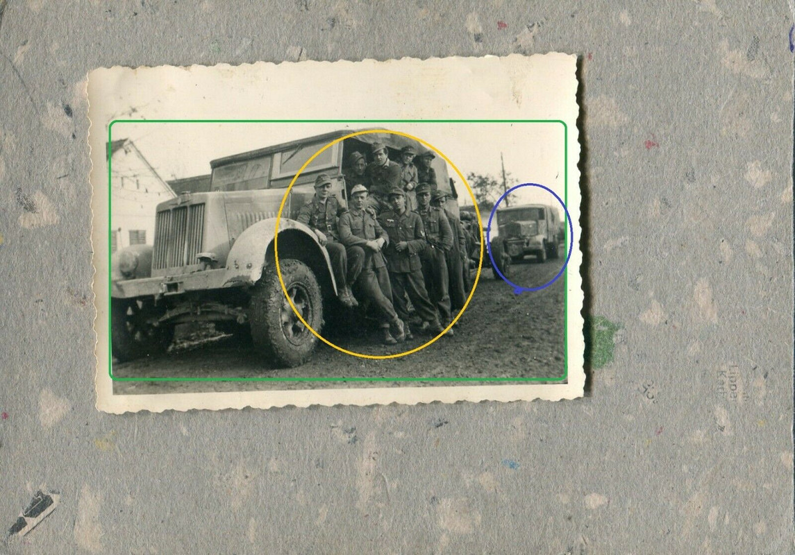 Foto Panzer Spähwagen Halbkette mit Besatzung
