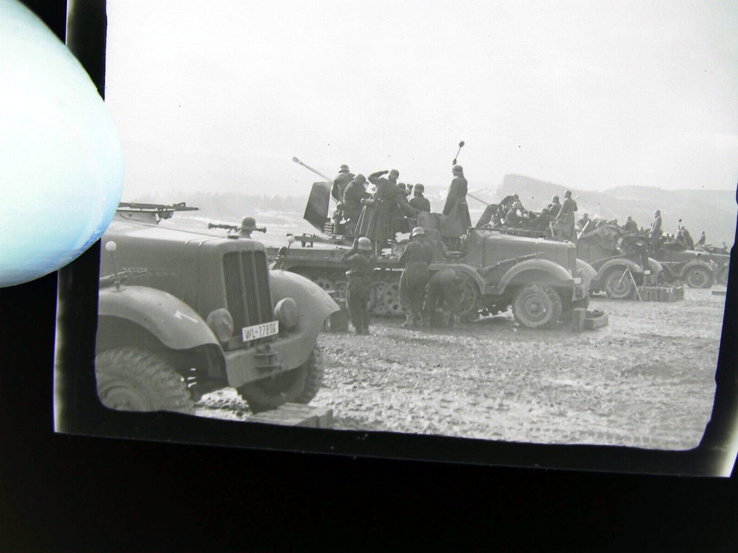LKW Geschütz Technik Soldaten Negative1