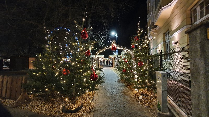 DOLOMITAS: NIEVE Y MERCADOS NAVIDEÑOS EN NOCHEVIEJA - Blogs de Italia - VUELO A MILÁN-LLEGADA A ORA-MERCADO NAVIDEÑO DE BOLZANO (9)