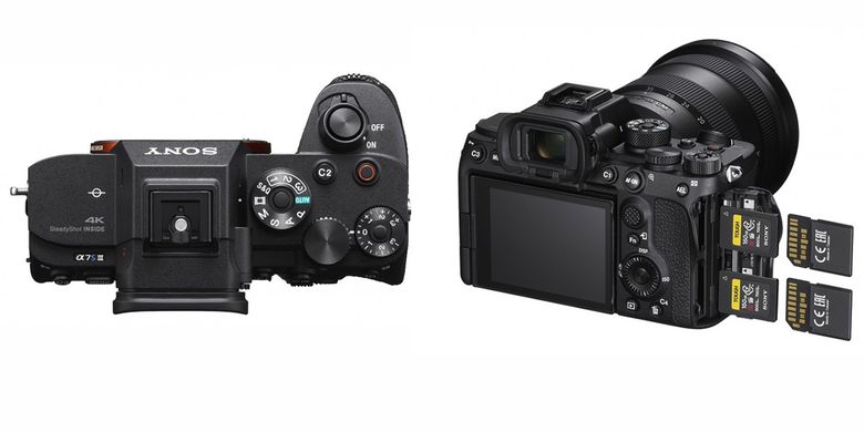 Sony A7S Mark II dari atas dan belakang