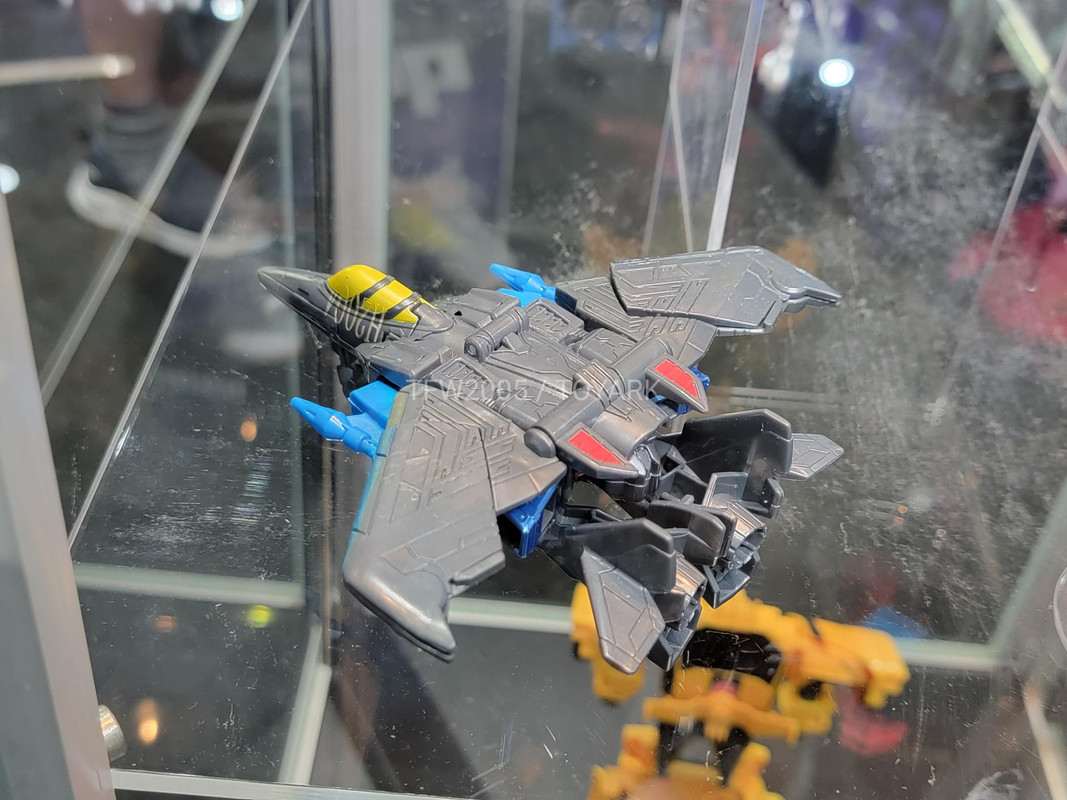 Transformers-EarthSpark-Toys-Reveal-27