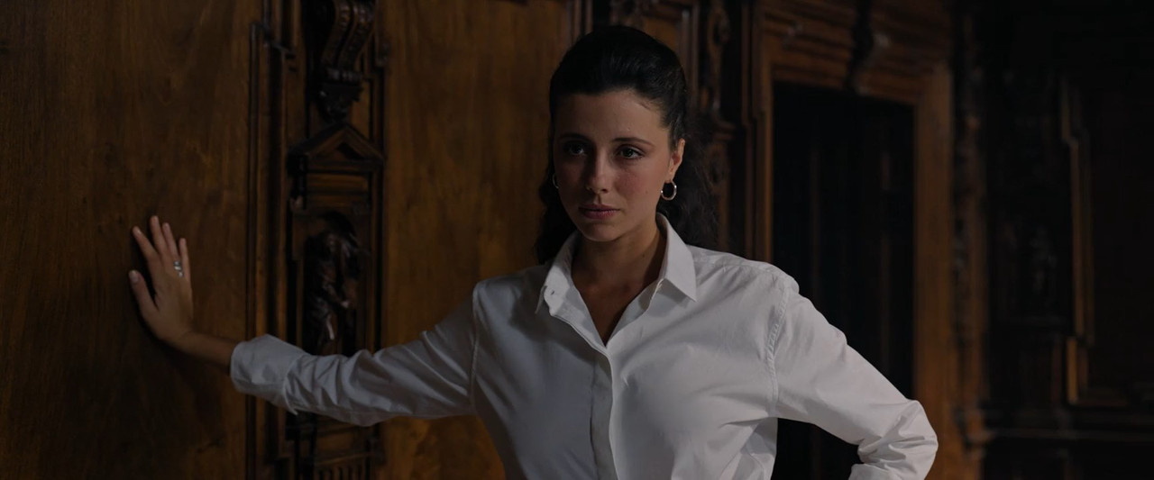 Parthenope 2024 WebRip [Hindi] 480p, 720p ESub Screenshot