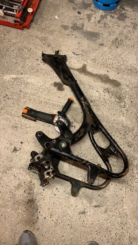 3866DDC4-D19A-475F-B38D-F60984078A2F