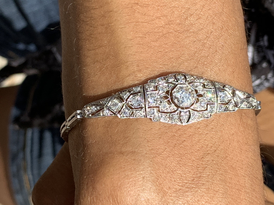 0DC905C1-8A64-4F6F-A3A0-D854D7D64FEF