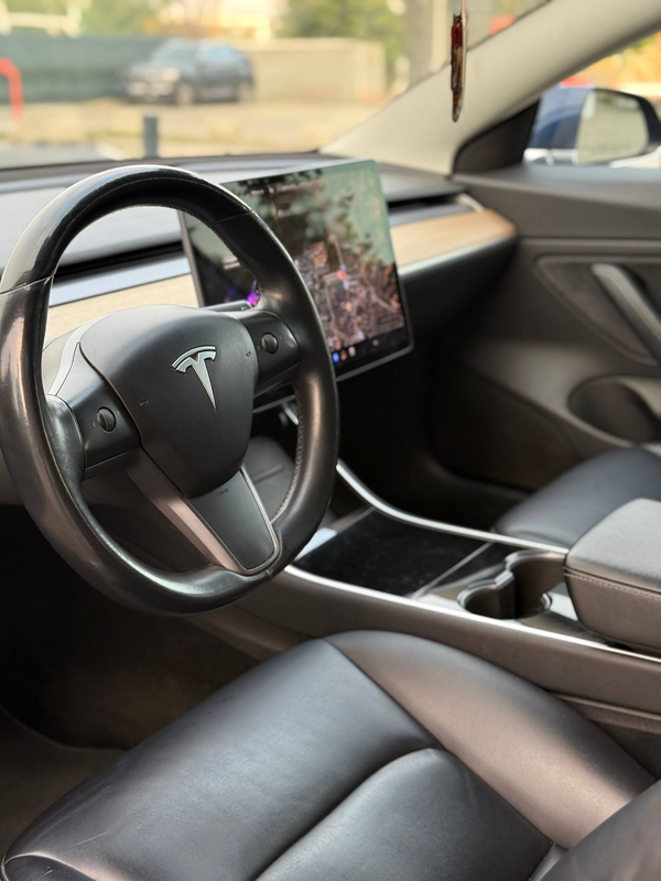 Tesla Model 3 — фото 5
