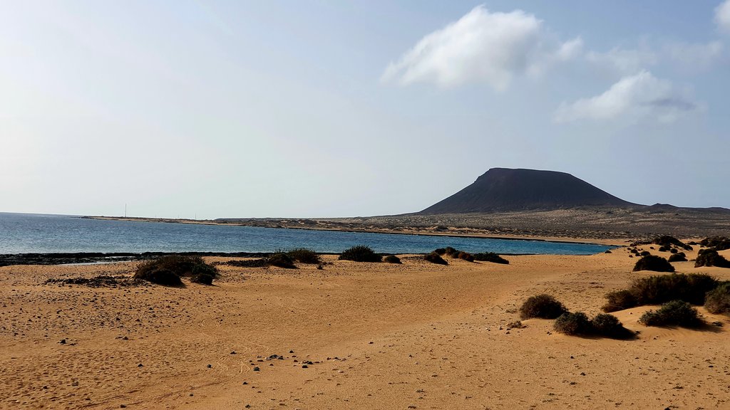 Lanzarote: pisar la Luna sin dejar La Tierra - Blogs de España - JAMEOS, CUEVA DE LOS VERDES Y LA GRACIOSA: la isla sin asfalto (12)