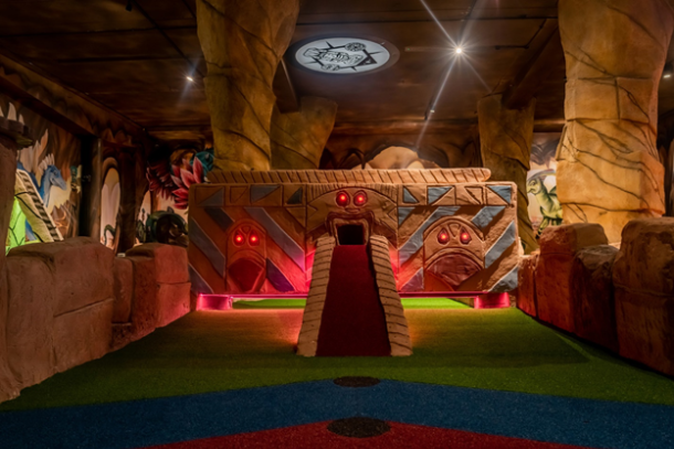 Unveiling the Charms of Putt Crazy: 5 Compelling Reasons to Embark on a Mini Golf Adventure