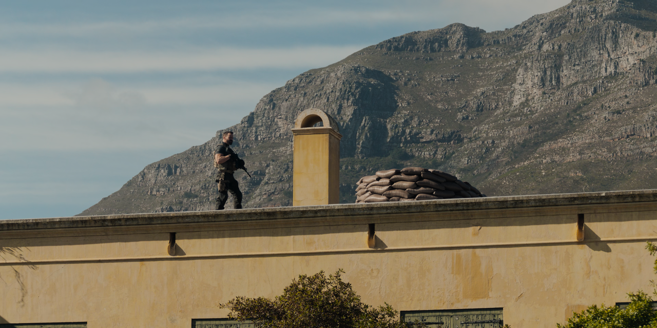Sniper-The-Last-Stand-2025-WEB-DL-2160p-HDR-Ukr-Eng-Hurtom.mkv_snapshot_01.04.27_2025-02-19_12.04.15