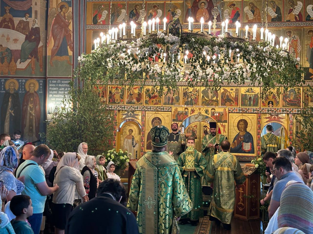 photo-5348229122956064565-y