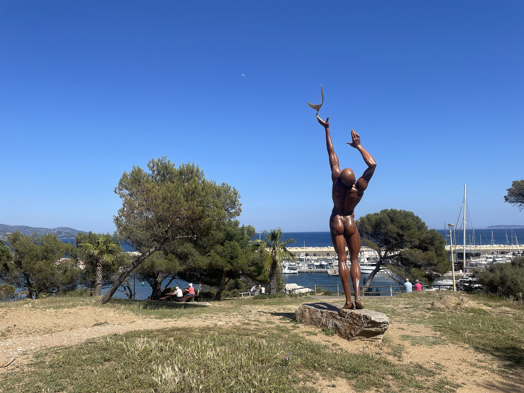 9CDE71DE-2894-4A60-93B8-C8FC79E17648