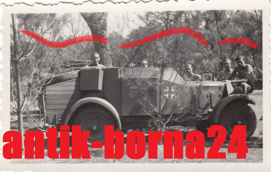 Foto Soldat Kriegsmarine Kfz. 13 Adler Panzerspähwagen SPW Wappen Frankreich1