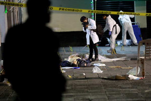 Queman y golpean a 3 jóvenes en Guerrero; uno falleció