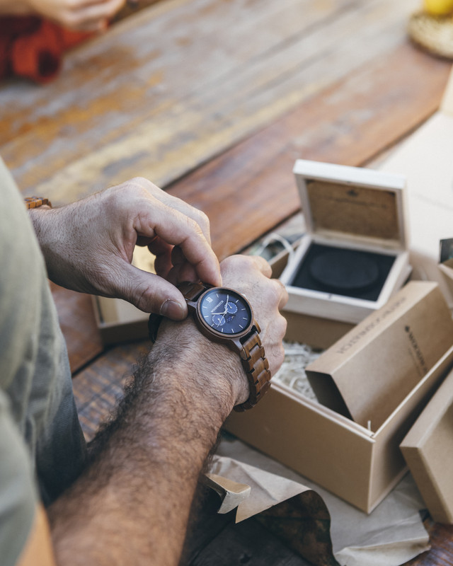 Classic-wooden-wristwatch-with-blue-dial-for-Father-s-Day-gift