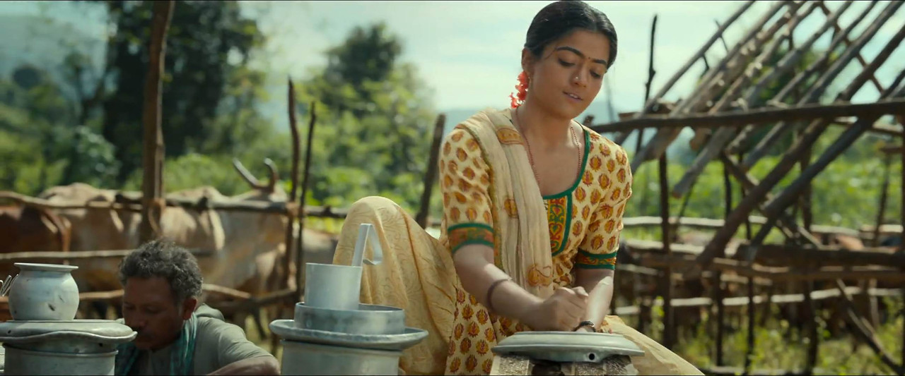 Pushpa: The Rise 2021 WebRip [Hindi] 480p, 720p, 1080p ESub Screenshot