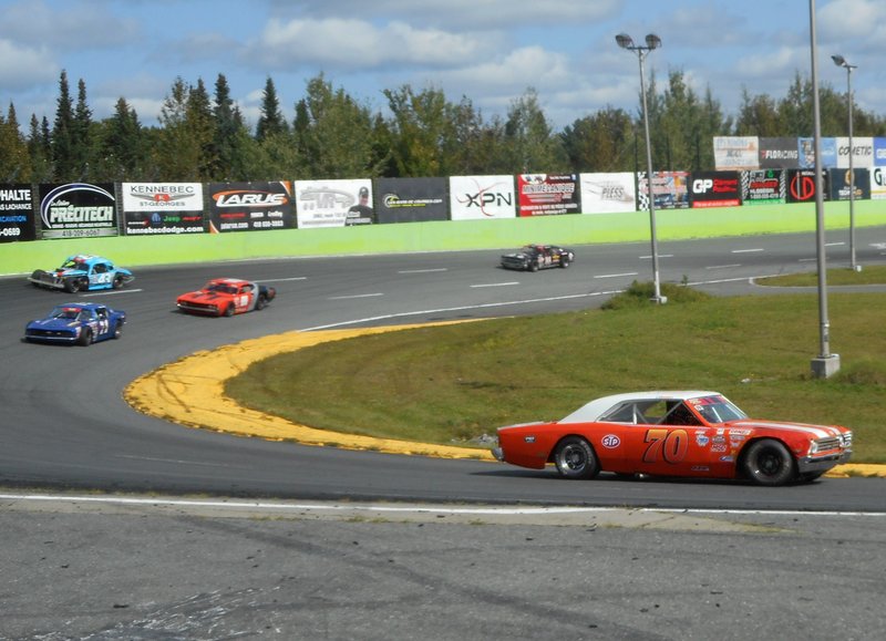 10Me - [Course 7] NASCAR Vintage : Maxime Gagné ajoute son nom sur la liste des gagnants ! 27-8-23-38