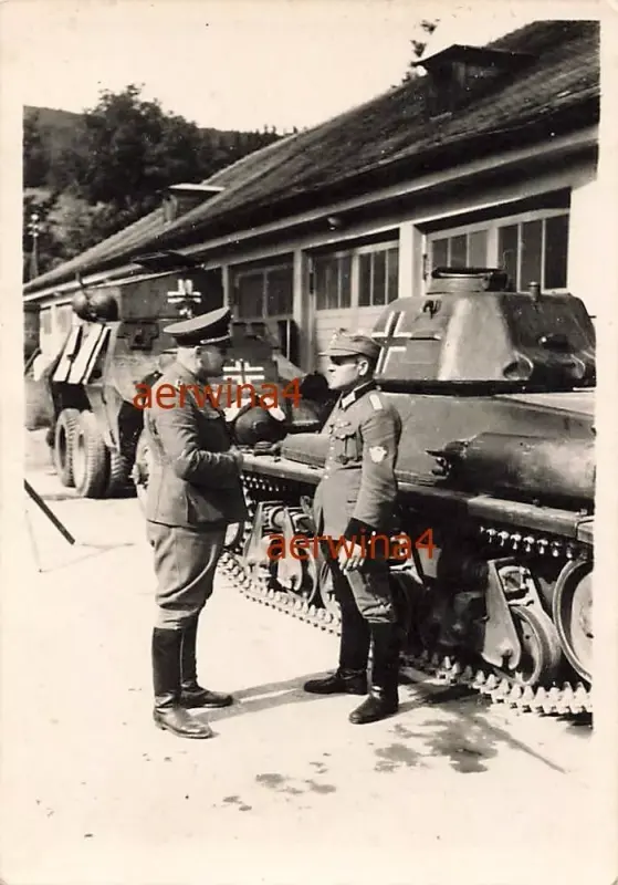 Spähwagen Austro-Daimler, franz.Panzer Hotchkiss Balkenkreuz Wien-Purkersdorf