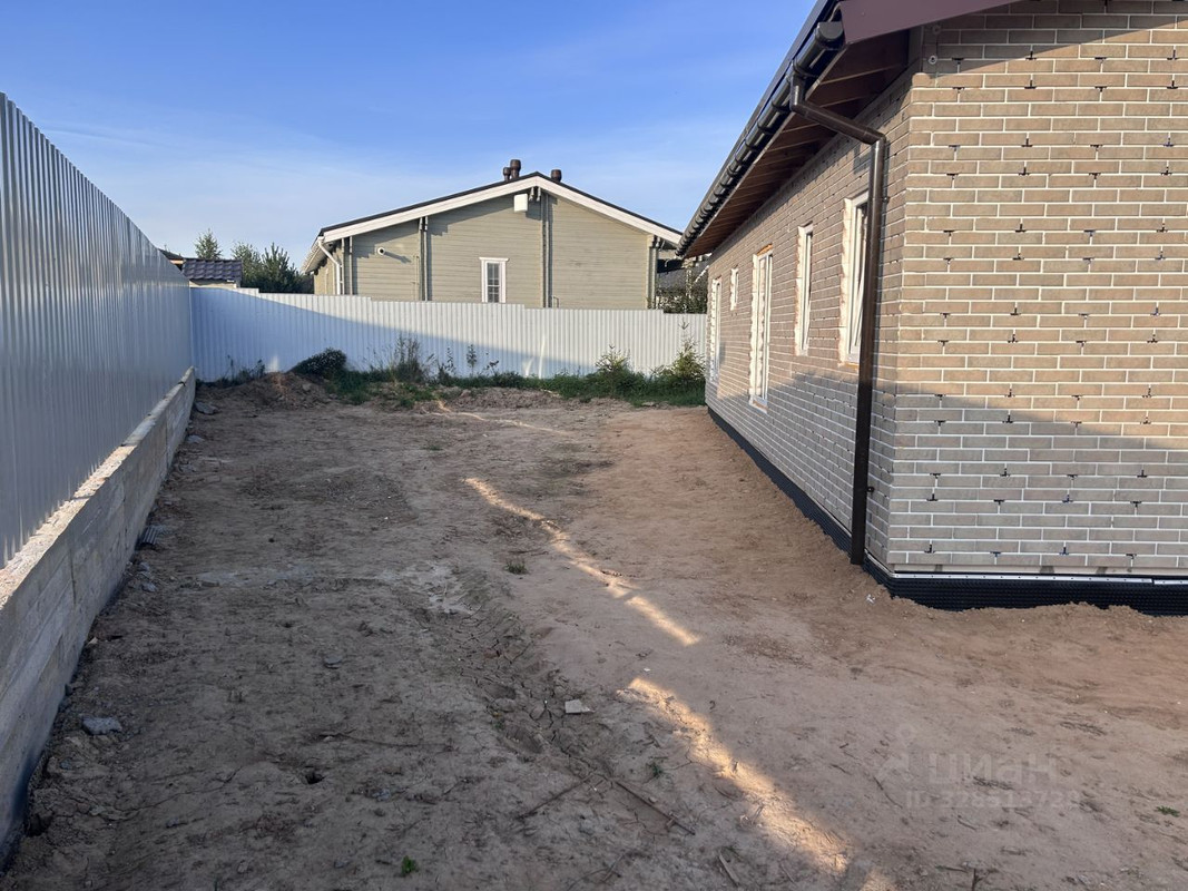 dom180 2846640895 1