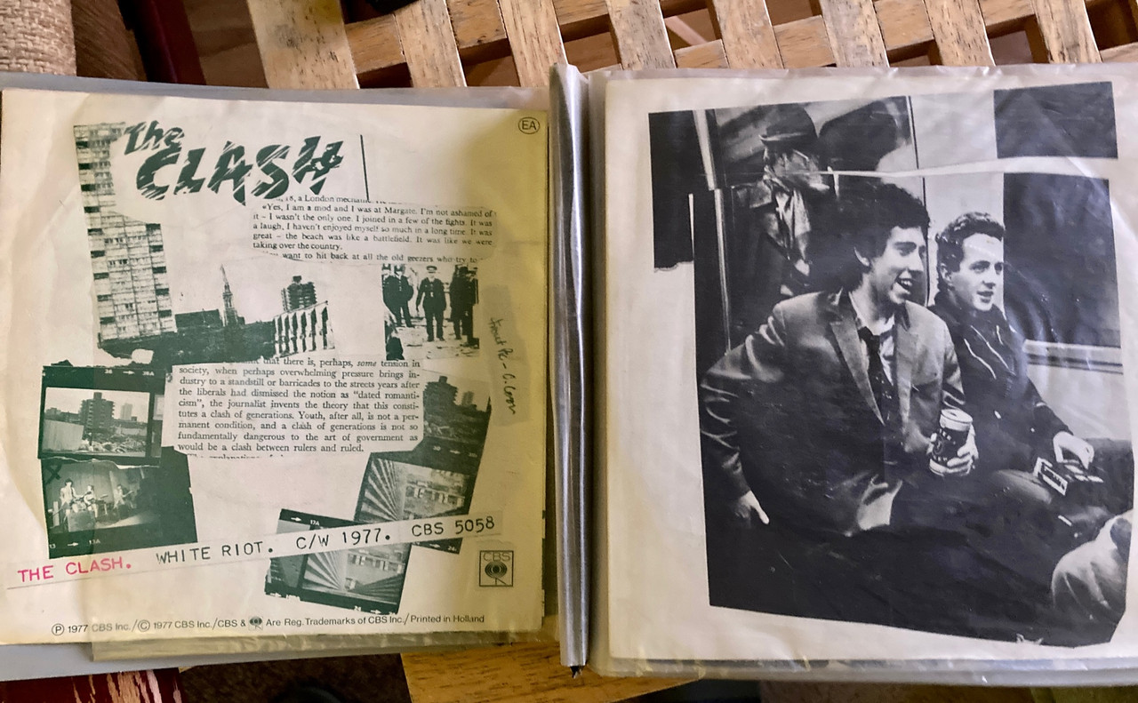 5F53D261-5F17-4733-9225-B43D24EC32BF