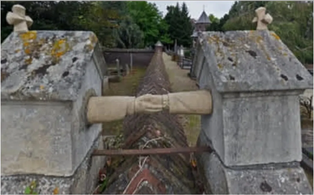 Este es el matrimonio que permanece unido incluso 140 años después de la muerte 