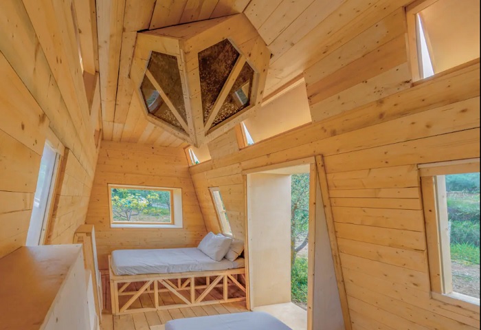 Wonder Bee & Bee, penginapan unik yang memungkinkan para tamu untuk tidur dengan suara lebih dari 1 juta lebah yang berdengung.