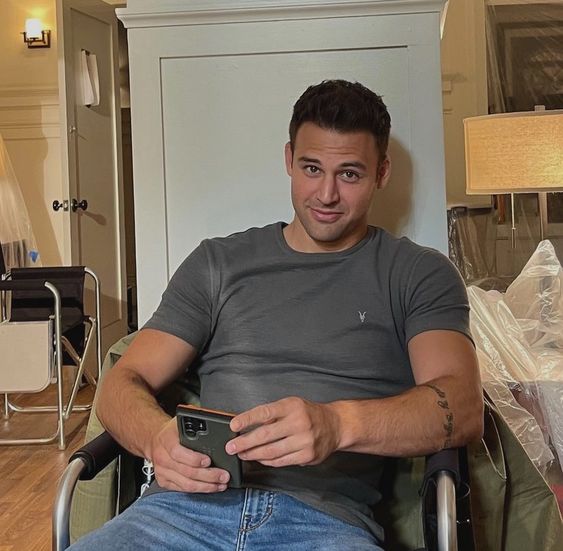 eddie poster profile picture