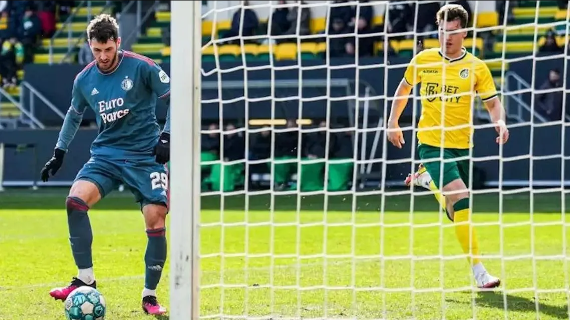 ¡On fire! Santi Giménez marca su sexto gol en victoria del Feyenoord