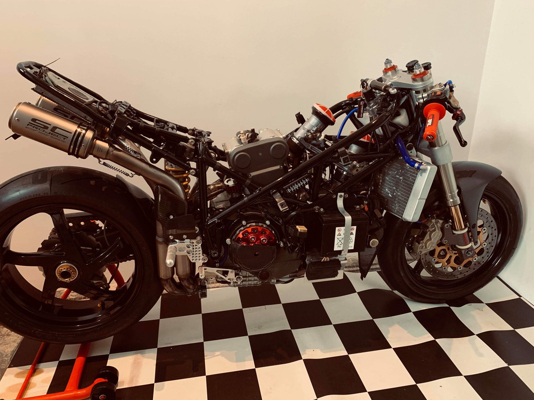 0D18772F-FCAE-414E-B39F-6F1BBE300416