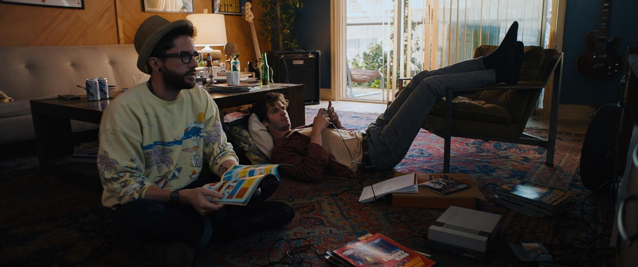 under-the-silver-lake-andrew-garfield-and-topher-grace.jpg