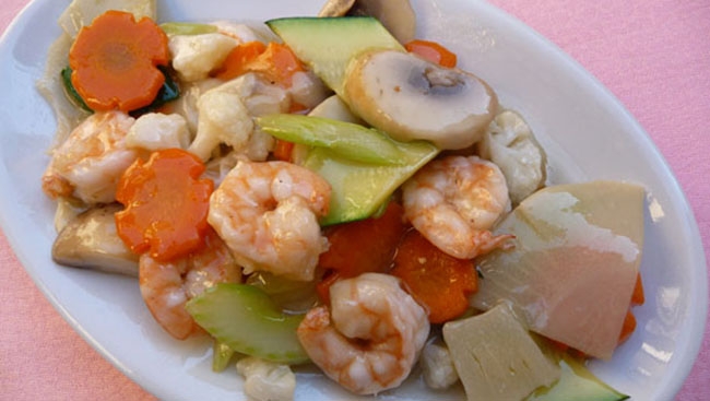 85. Gamberi con verdure