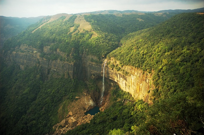 Air Terjun Nohkalikai, Meghalaya, India